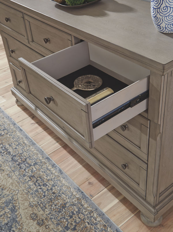 Lettner - Light Gray - Dresser - 7-drawers