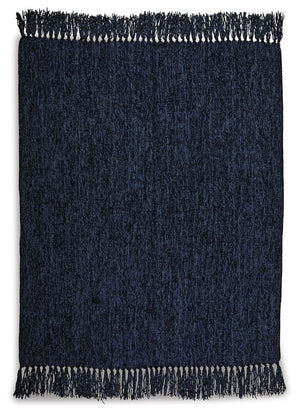  its woven texture and knotted fringe give it a homespun look that-'s relaxed and invi