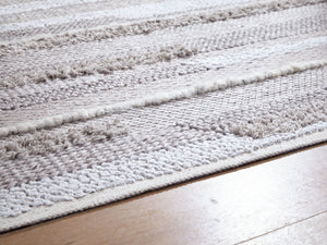  its intricate design and handwoven texture reflect your global point of view in a brilliant way.<br/><br/><b>Product Features