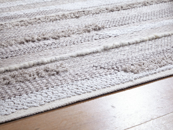  its intricate design and handwoven texture reflect your global point of view in a brilliant way.<br/><br/><b>Product Features