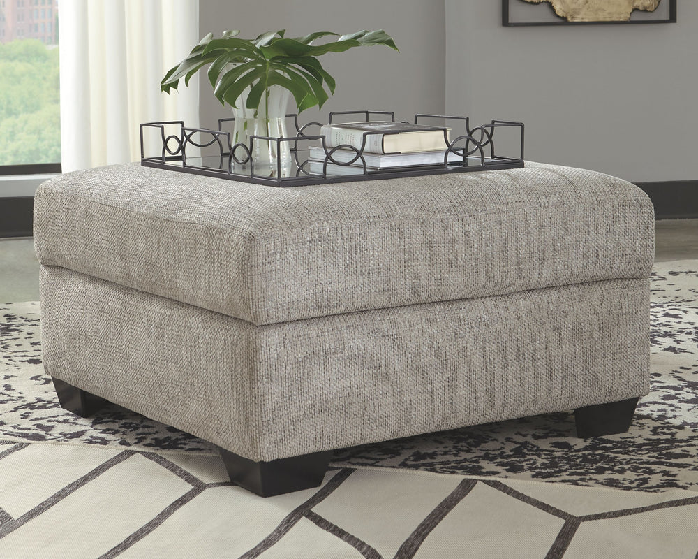 As much as you love clean-lined, modern furniture, you want to keep the vibe relaxed and comfortable. Rest assured, this ottoman with storage has that look and feel mastered. Perfect for fashion-forward family rooms, where everyone is welcome to kick back