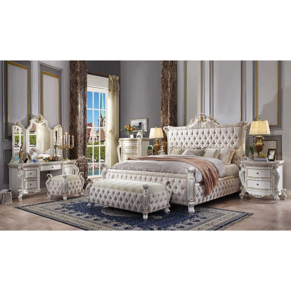 The Picardy bedroom collection brings the influence of European antiques to life with traditional carvings, detailed looping, and a gorgeous antique cherry oak finish. The hand applied finish enhances the beauty of the detailed wood work and carvings. The