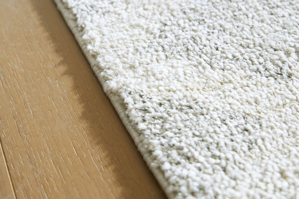 Unawick - Gray / Ivory - Large Rug