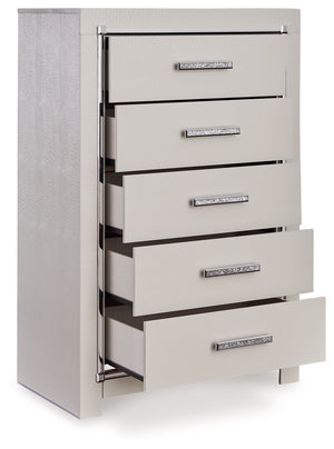  exquisitely paired with faceted chrome-tone details. Complete with smooth-gliding s