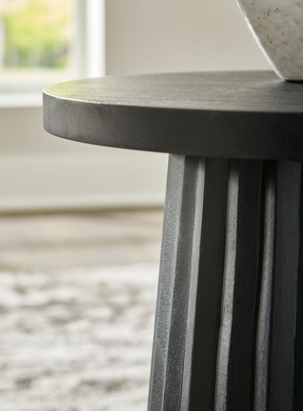 Ceilby - Black - Accent Table
