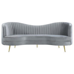  this elegant sofa delivers the magic of a fashionable interior design period while lending a sophisticated anchor piece to an upscale living space. Embrace the iconic kidney silhouette known for its era