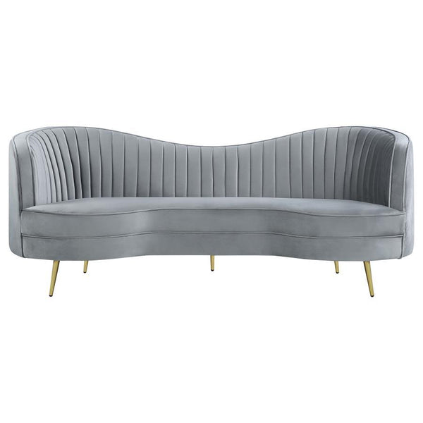  this elegant sofa delivers the magic of a fashionable interior design period while lending a sophisticated anchor piece to an upscale living space. Embrace the iconic kidney silhouette known for its era
