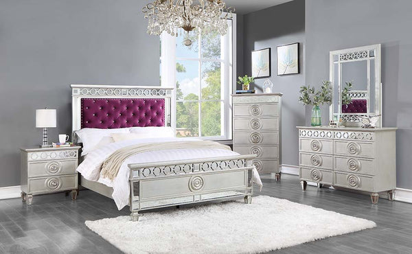  Silver & Mirrored Finish