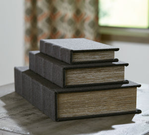  this set adds a touch of casual elegance to your decor.<br><br><b>Addit