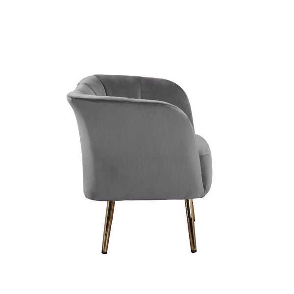  the Reese accent chair is sure to please. Whether you-'re going for a classic traditional style or a more modern look