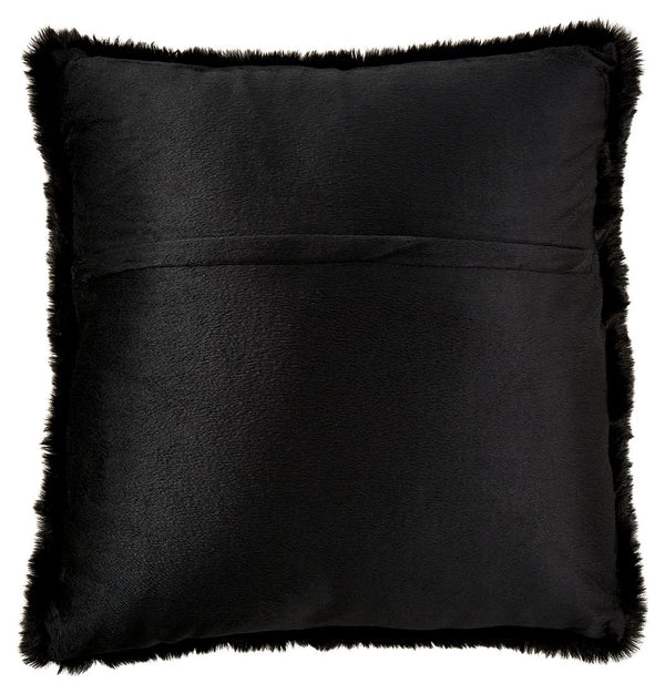 Gariland - Black - Pillow (Set of 4)