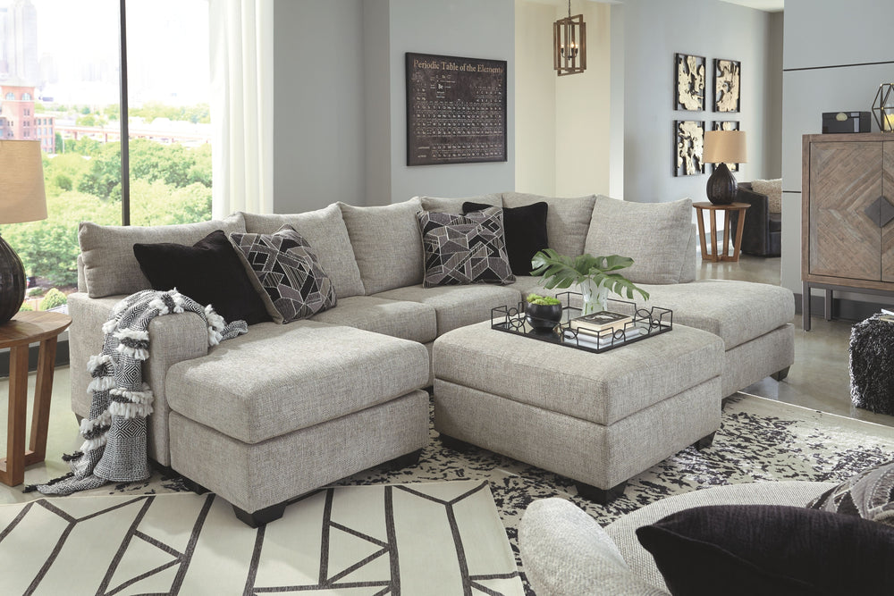 As much as you love clean-lined, modern furniture, you want to keep the vibe relaxed and comfortable. Rest assured, this sectional has that look and feel mastered. Perfect for fashion-forward family rooms, where everyone is welcome to kick back, this desi