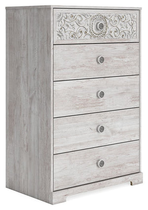 If it-'s coastal chic or cottage quaint style you long for, this whitewashed chest of drawers invites you to go to town. Its distinctive weatherworn finish conveys an easy-breezy sensibility, perfect for a restful bedroom retreat. Tastefully edited lines 
