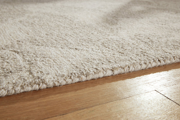  produces just the right look. Hand-tufted with wool