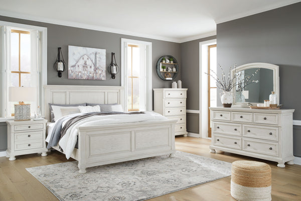 Robbinsdale - 8 Pc. - Dresser, Mirror, Chest, California King Panel Bed, 2 Nightstands - Antique White