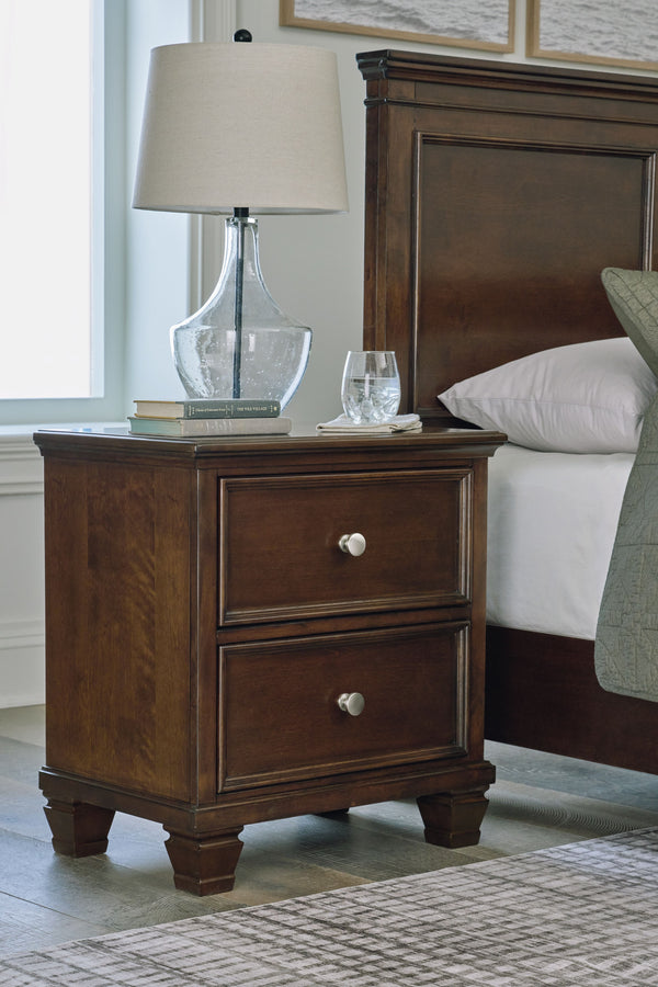  the beautifully crafted piece is built to last. Distinctive framing gives the drawer fronts brilliant dimension. Whether your pe