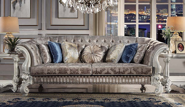Creating an elegant and traditional design in living room, the Versailles sofa set is your ideal choice. Seating in a crescent environment and feeling like royalty, you can be more convenient to enjoy the family time or play with your friends. Additionall