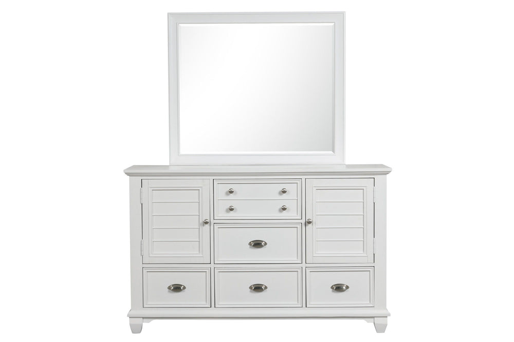 The Jamestown Dresser Mirror in White is a perfect blend of durability and style, designed to complement any bedroom decor. Expertly crafted from solid Acacia, premium manufactured woods, and authentic Oak veneers, this mirror ensures long-lasting durabil