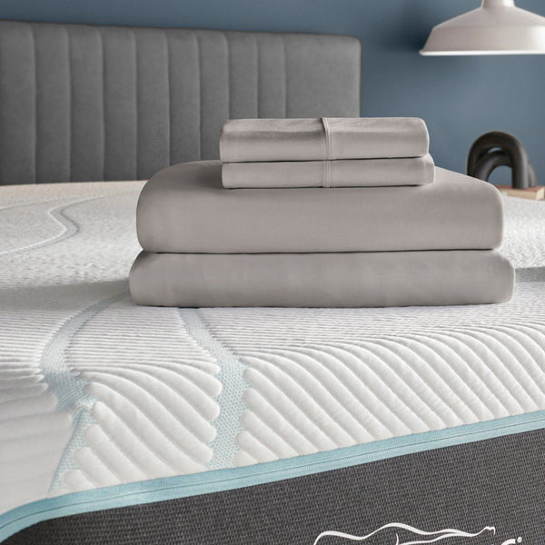 Cool, breathable, head-to-toe comfort. Made with natural TENCEL Lyocell fibers and cooling nylon technology, our knit Breeze° sheets are cool to the touch and perfect for hot sleepers, summer nights, warm climates, and anyone who wants to enjoy the benefi