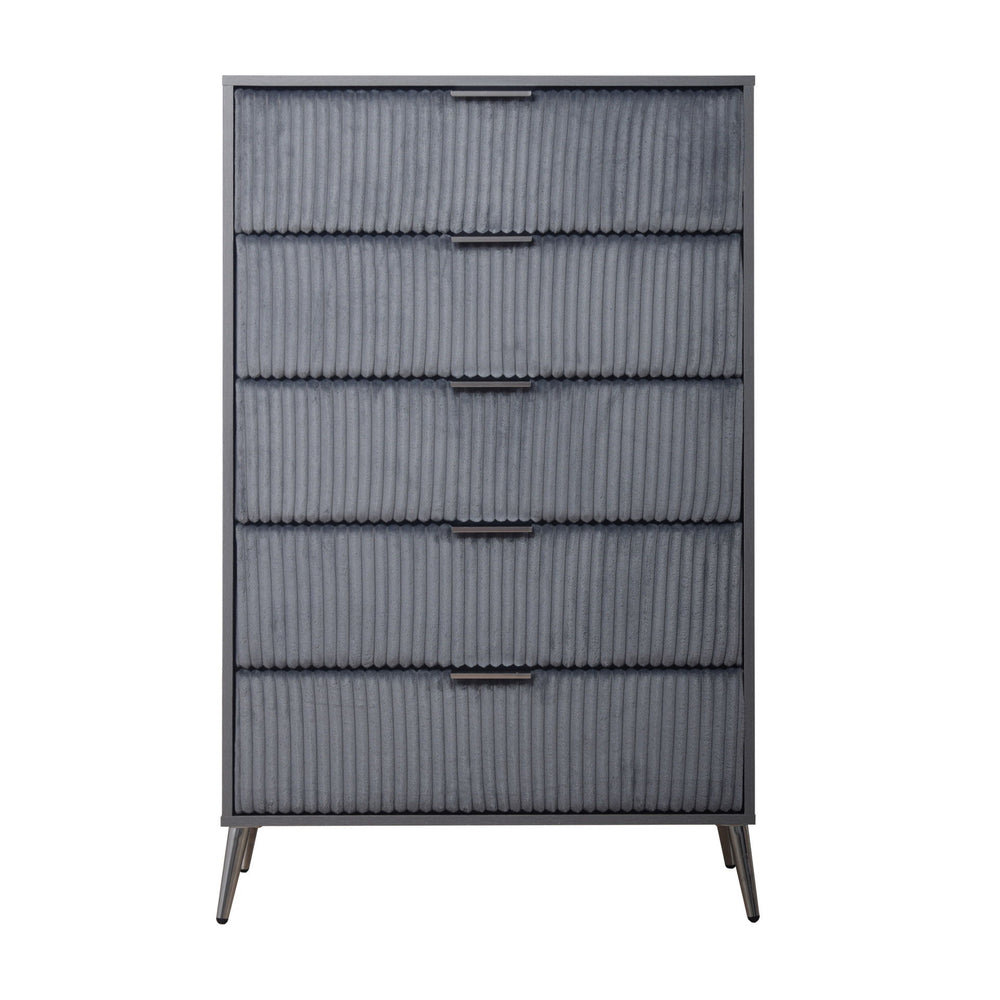 The Kailani 5 Drawer Chest in gray is a perfect blend of modern design, durability, and eco-friendly construction, making it an ideal addition to any bedroom. Expertly crafted from a mix of solid rubberwood, engineered wood, and eco-friendly decorative la