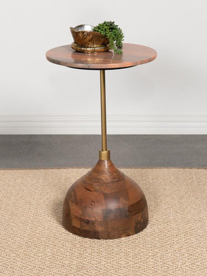  warm tones and offers an eye-catching silhouette to embellish your living room