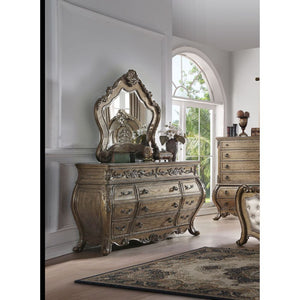 The Ragenardus dresser is an impeccable example of truly memorable luxurious traditional design. This eleven-drawer vintage oak dresser features a detailed French style front and English back in a stunning Bombay shape case, Felt-Lined top drawer, side me
