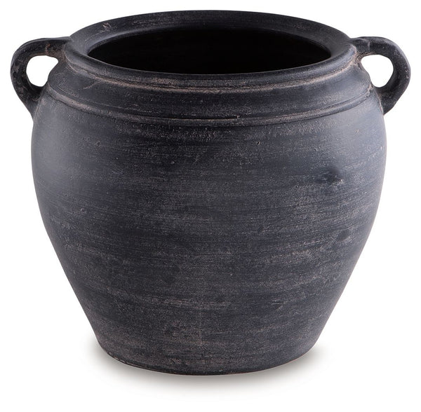  offering the look of the past with a modern feel. The vase-'s neutral tone makes it a go-to for all seasons