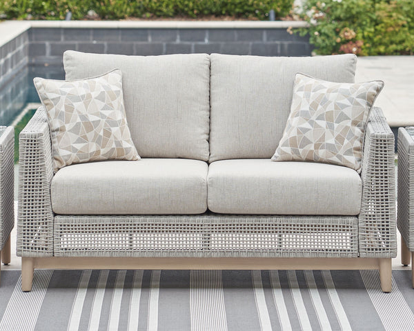  it expertly marries refined design with durability. Breezy summer mornings and cold winter nights are made all the more comfortable with high-perfo