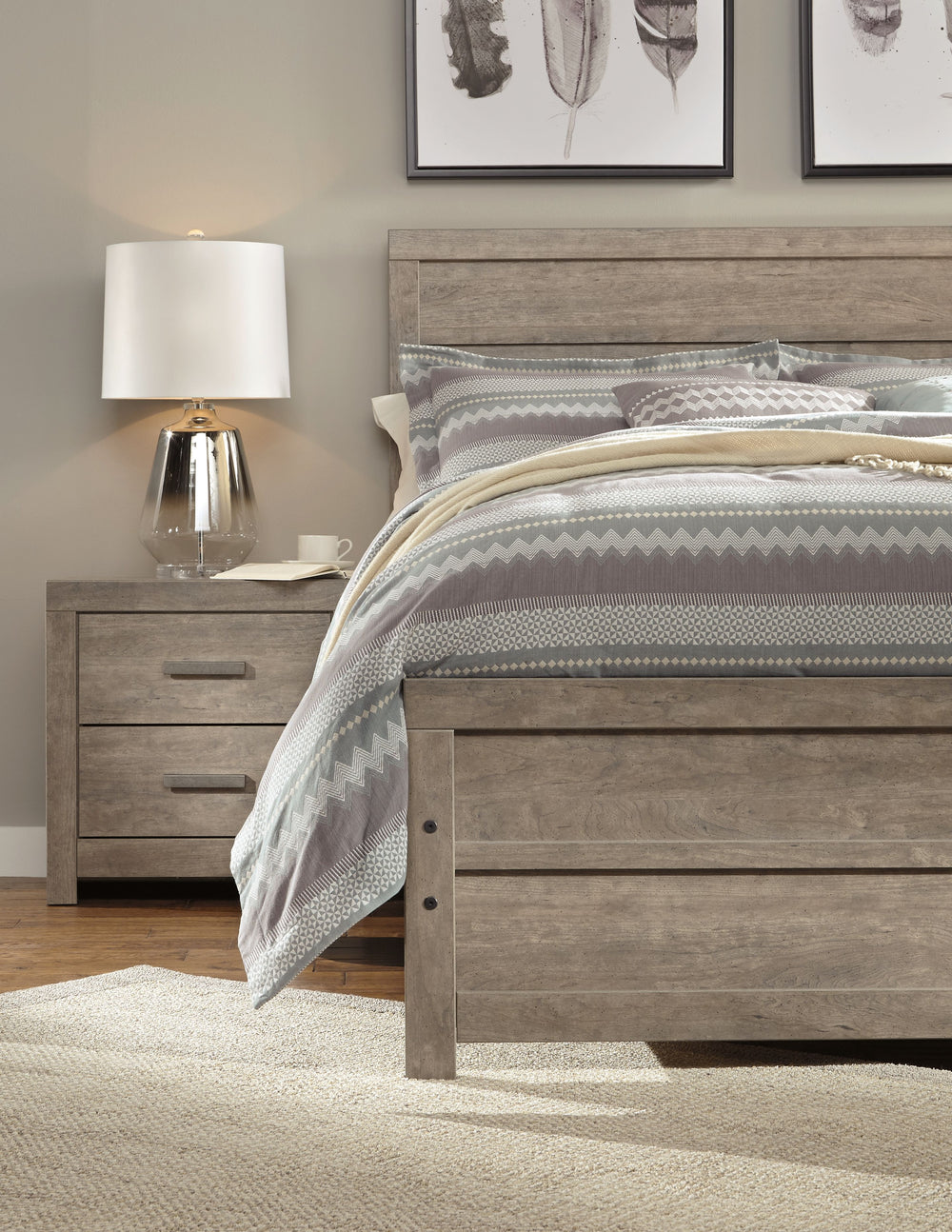 Culverbach - 7 Pc. - Dresser, Mirror, Chest, King Panel Bed, 2 Nightstands - Gray