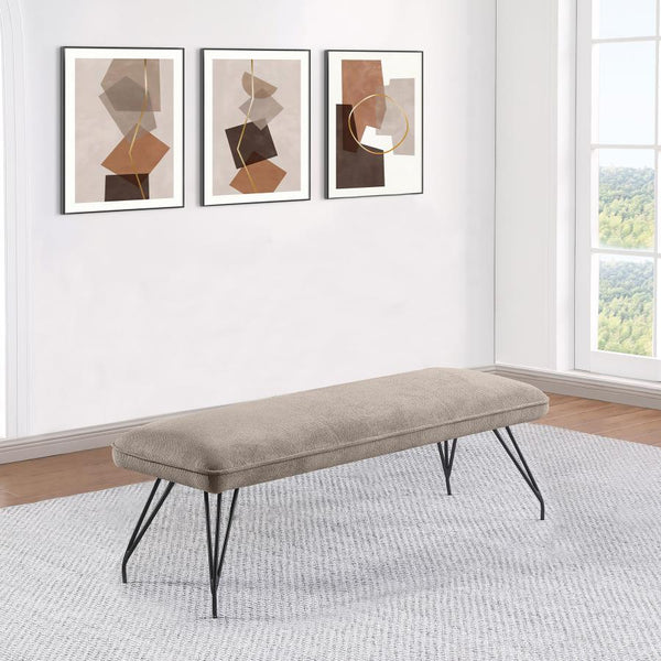  it features splayed