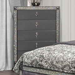 Lyanne Chest