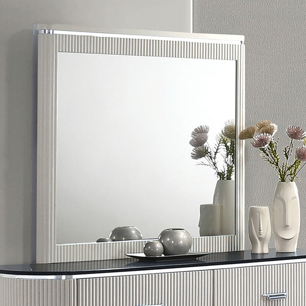 Aldgate Mirror